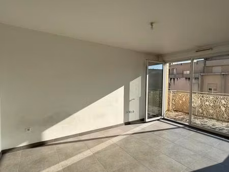 studio - immeuble récent - cergy