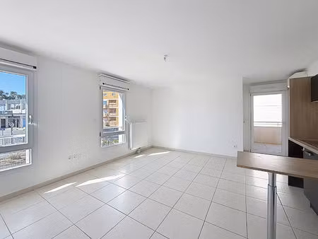 appartement les angles 2 pièce(s) 45.85 m2 avec terrasse et parking