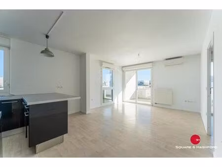 quatre pièces avec terrasse plein sud + parking couvert + ca