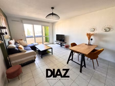 t2 lumineux avec terrasse vue tour magne parking sécuris