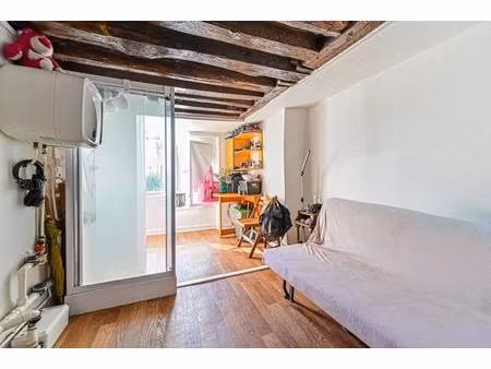 studette 12m² à vendre en dernier étage !