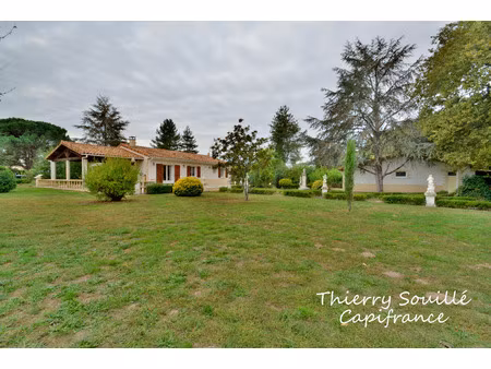 maison  5 pièces  110m²  grand parc + garage