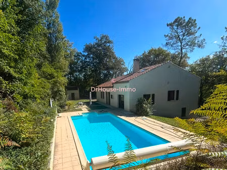 grande maison familiale + piscine + 5500 m² de terrain