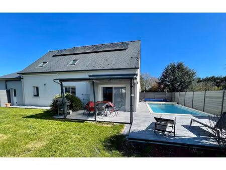 brissac-loire-aubance - maison familiale avec vie de plain-pied  garage  jardin et piscine