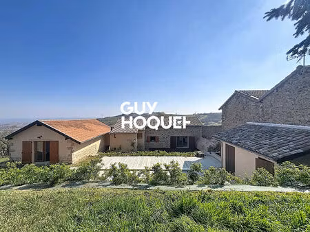 charmante maison en pierre rénovée de 186m2 avec vue imprenable - 71570 pruzilly