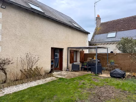 maison d'habitation avec cour et garages