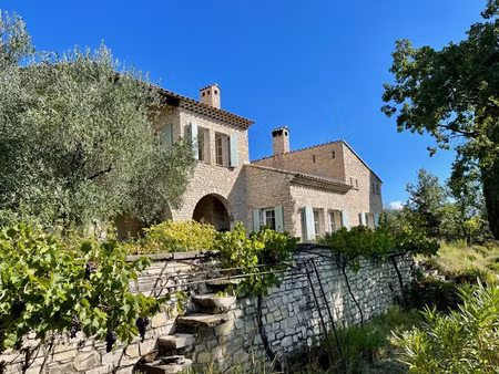 aux portes de vaison-la-romaine - propriete en pierre sur te