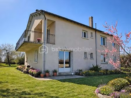 maison de 222 m² à sainte-neomaye