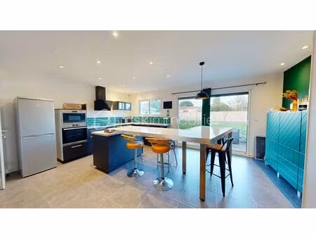 maison de 100 m² à jarnac-champagne