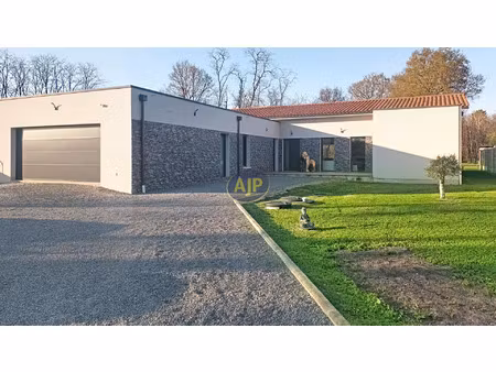 vente maison 6 pièces 200 m² queyrac (33340)