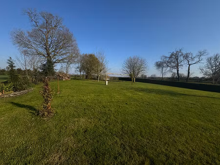 vente terrain constructible d'environ 800 m2 à saint denoual