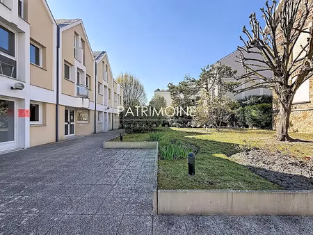 vente locaux professionnels 3 pièces 85.34 m² à saint-germain-en-laye (78100)  436 000 €