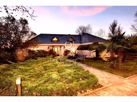 villa contemporaine et raffinée au cur d'un écrin de verdure