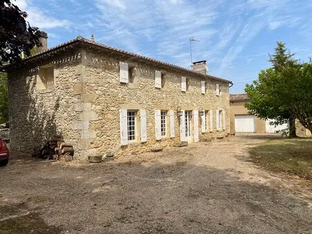 ancienne ferme pleine de charme avec 4 chambres