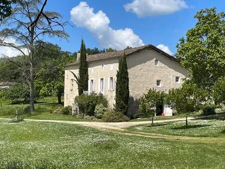 maison de maître avec dépendances  20 hectares et étang