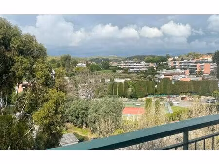 location appartement  m² t-3 à antibes  1 300 €