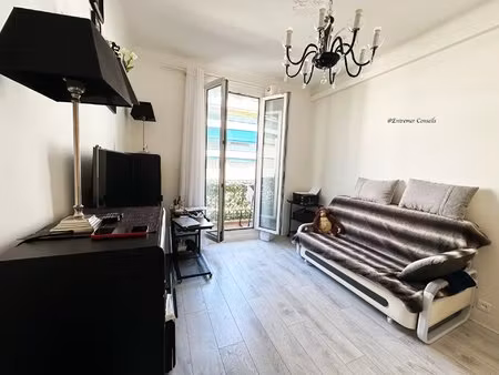 joli deux pièces proche du port