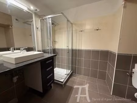appartement à menton avec 2 pièces