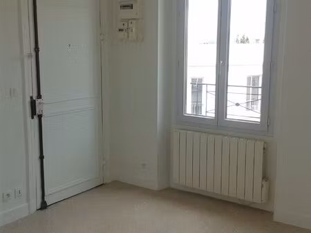 charmant t2 de 27 m² à châtillon – 2ᵉ étage  cuisine ouverte