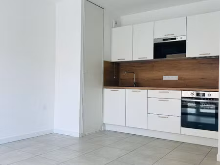 appartement t2 récent à louer avec terrasse