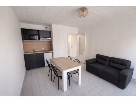 f2 meublé avec balcon proche centre deux et faculté jean m