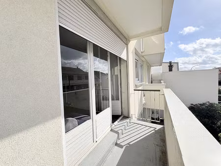 grand studio transformable en 2 pièces résidence sécurisée avec parking et cave