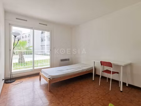 studio avec balcon- tram ligne 1 chateau d'o