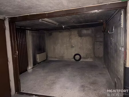 parking / box paris 19ème - rue des lilas