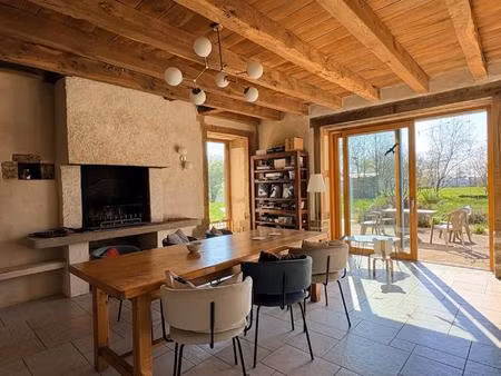 longère d’exception + revenus locatifs à 12 mn de rennes