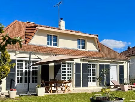 maison familiale rénovée  secteur pavillonnaire