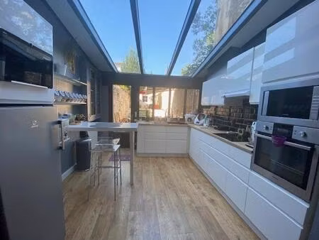 maison de ville 3 chambres garage piscine + logement 2 chambres en centre ville !