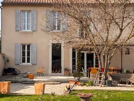 authetique mas provençal rénové - parc paysagé - piscine et dépendance