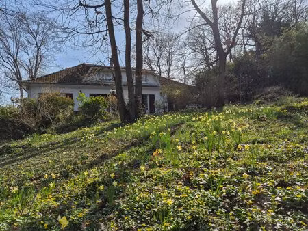 cadre de vie verdoyant pour cette familiale aux volumes genereux