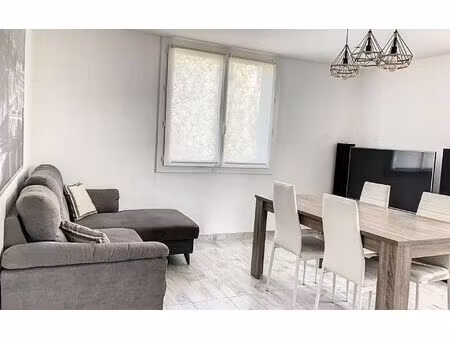 location appartement  68.24 m² t-4 à avignon  797 €