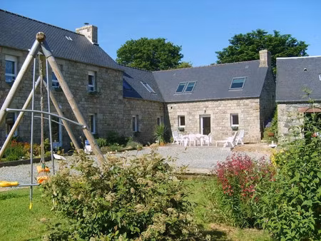 location meublée appartement 5 pièces 110 m² à calanhel (22160)  740 €