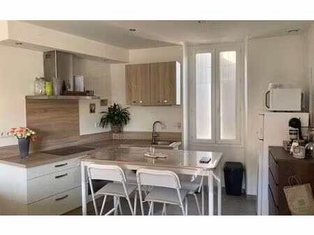 location appartement  55 m² t-3 à carpentras  670 €