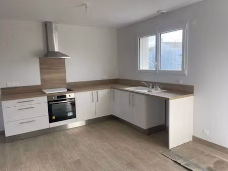 location appartement 2 pièces 49 m² à charron (17230)  774 €