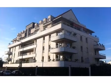location appartement  41.32 m² t-2 à massy  907 €