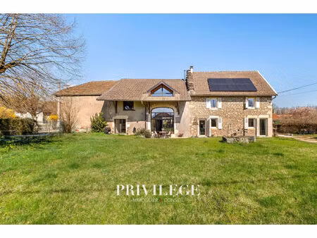 vente maison 8 pièces 230 m² arboys-en-bugey (01300)