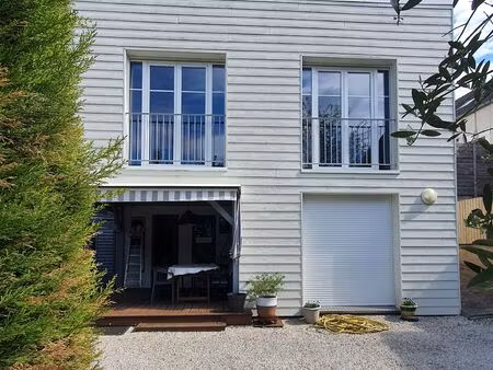 secteur gambon - hôtel dieu - belle maison rénovée offrant 155m² habitables avec jardin