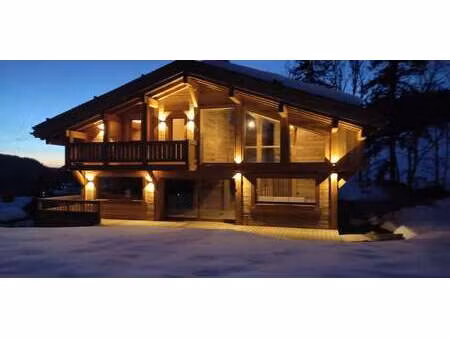 chalet avec vue panoramique et terrasse la clusaz (74)