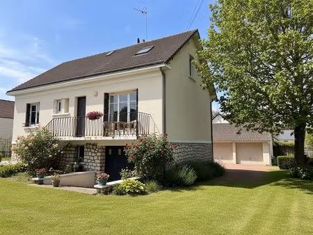 monts  belle maison avec 4 chambres  garage double  terrasse et