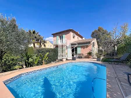 maison avec piscine et garage boulouris