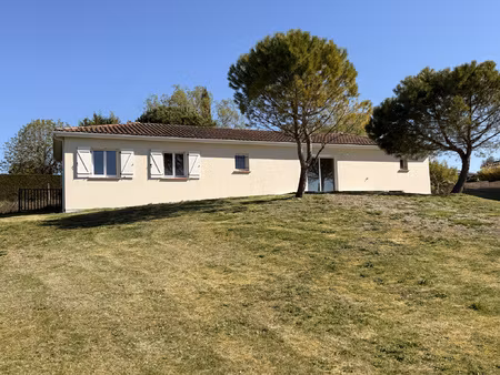 maison de plain-pied 4 chambres avec jardin à 15 min d'age