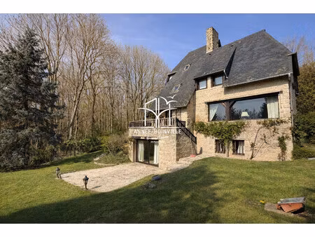 villa dans un domaine privé