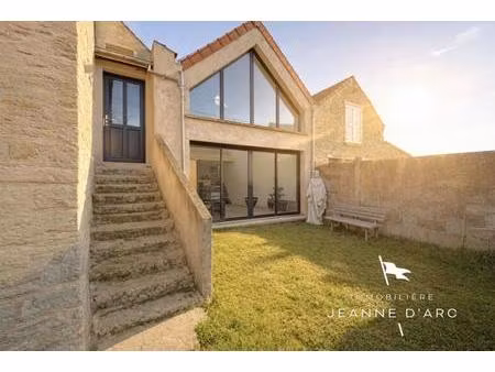 montainville à 5 mn de beynes  thoiry et maule - maison de village avec jardin  8 pièces 5