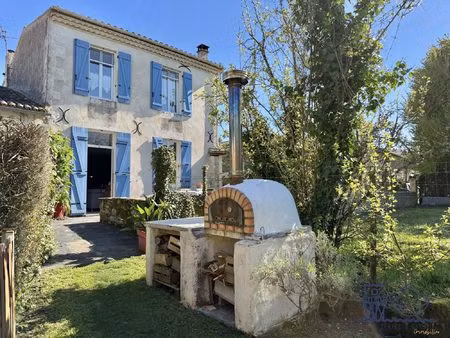 charmante maison en pierres avec garage/jardin au coeur du villa