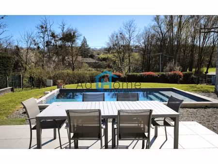 maison individuelle récente avec piscine