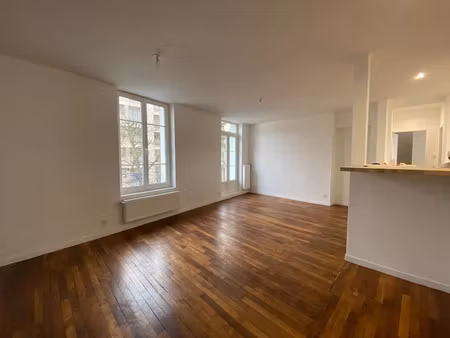 location appartement 5 pièces 80 m² à rueil-malmaison (92500)  2 087 €