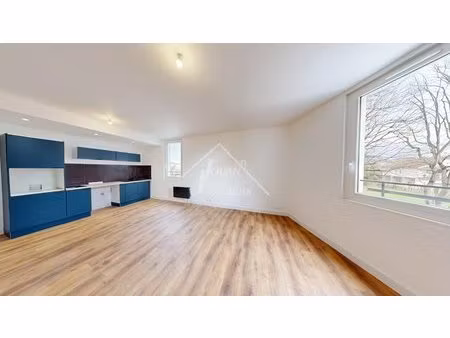 exclusivite bel appartement deux chambres garage et cave